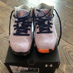 Girls Under Armour Basketball Shoes Size 1.5Y